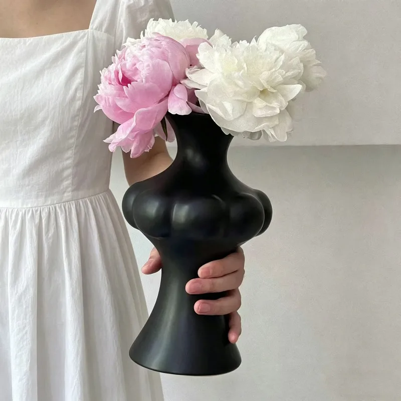 Creative Petite Waist Ceramic Vase Black and White Hydroponic Flower Container Ceramic Vase Decoration for Living Room Office
Creative Petite Waist Ceramic Vase Black and White Hydroponic Flower Container Ceramic Vase Decoration for Living Room Office