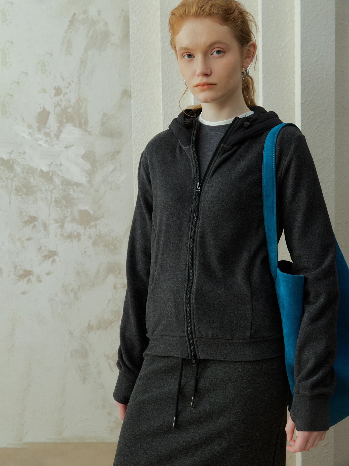 Уютная повседневная толстовка на молнии с капюшоном из шелка и хлопка с наполнителем, женская осенне-зимняя внутренняя одежда от Oz
Уютная повседневная толстовка на молнии с капюшоном из шелка и хлопка с наполнителем, женская осенне-зимняя внутренняя одежда от Oz