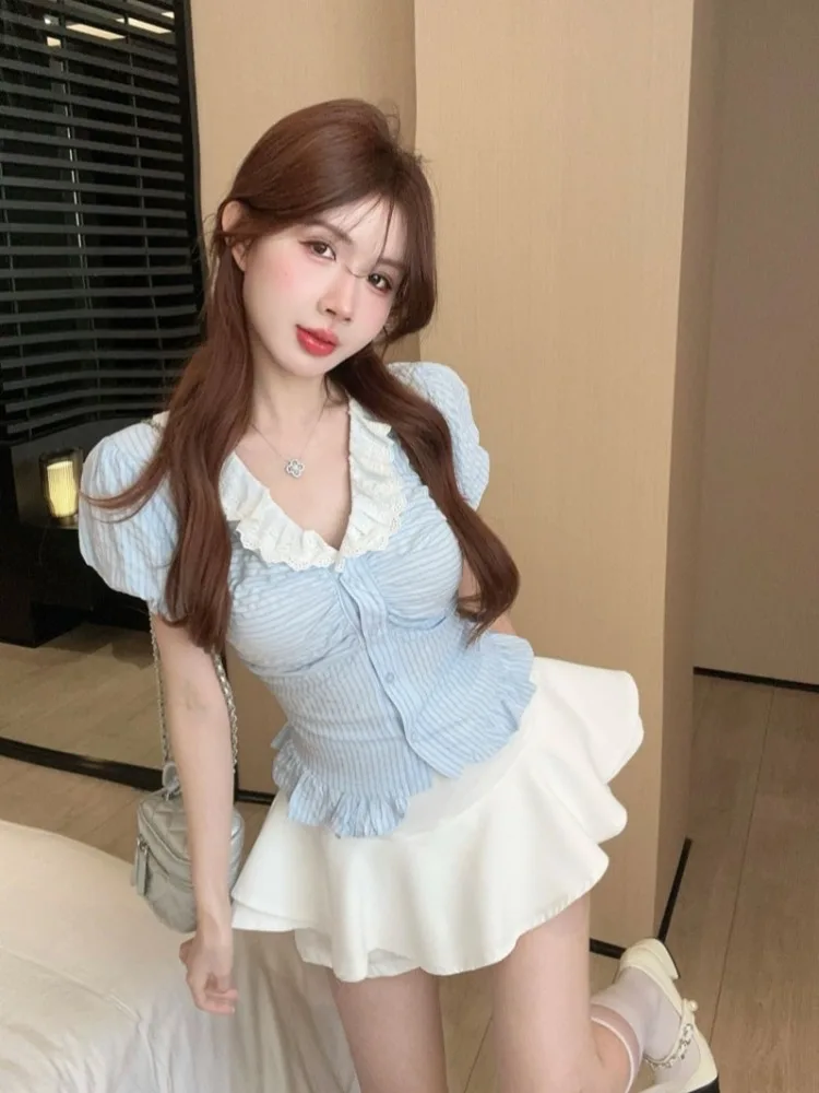 Chic Lace Splice Slim Fit Shirt And Puffy Half Skirt Two Piece Set Women's Fashion College Style Pure Desire Spicy Girl V Neck
Chic Lace Splice Slim Fit Shirt And Puffy Half Skirt Two Piece Set Women's Fashion College Style Pure Desire Spicy Girl V Neck