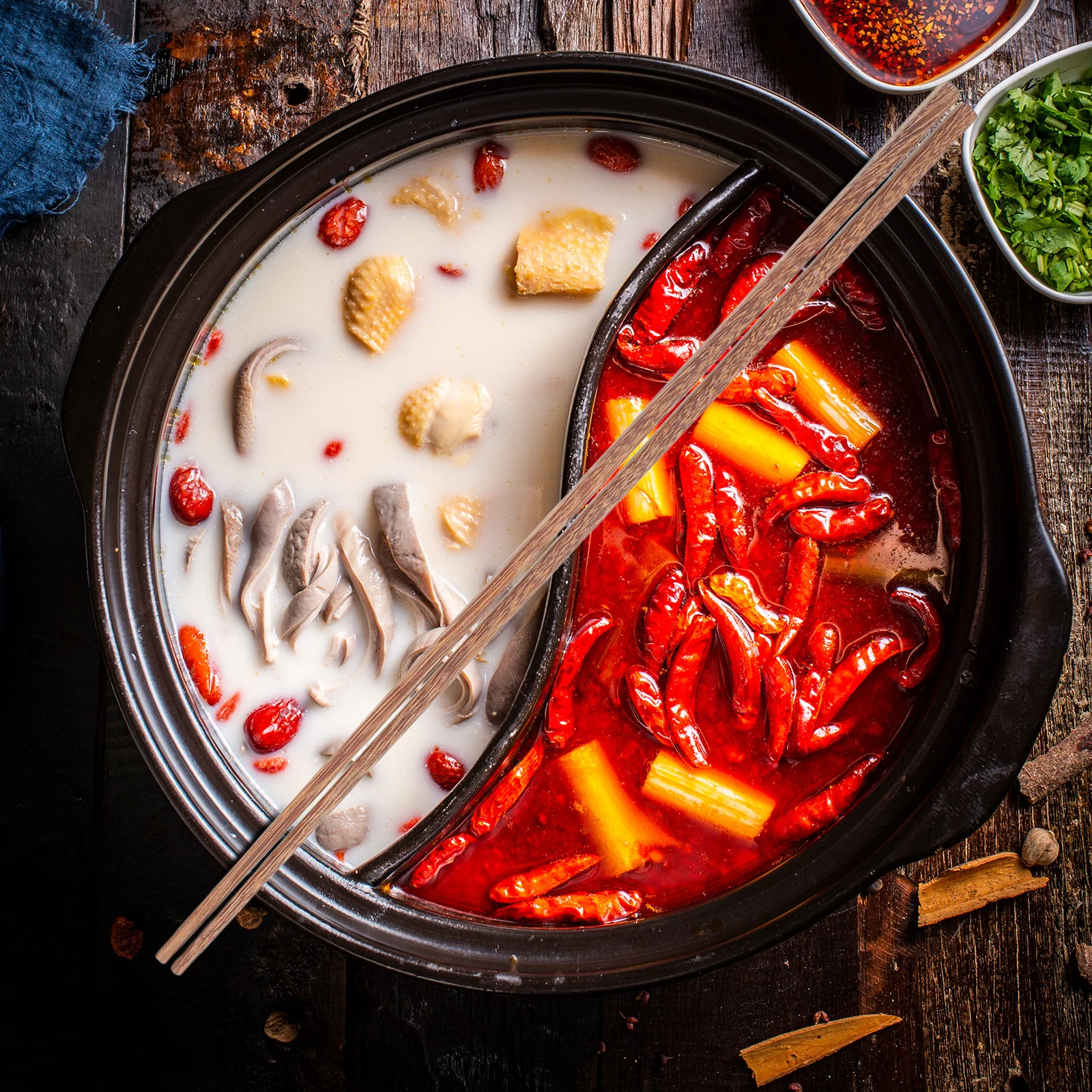 2pcs 28Cm Long Wooden Chopsticks Heat Resistant Cooking Utensil For Frying Hot Pot Noodle Stirring Reusable Kitchen Tool
2pcs 28Cm Long Wooden Chopsticks Heat Resistant Cooking Utensil For Frying Hot Pot Noodle Stirring Reusable Kitchen Tool