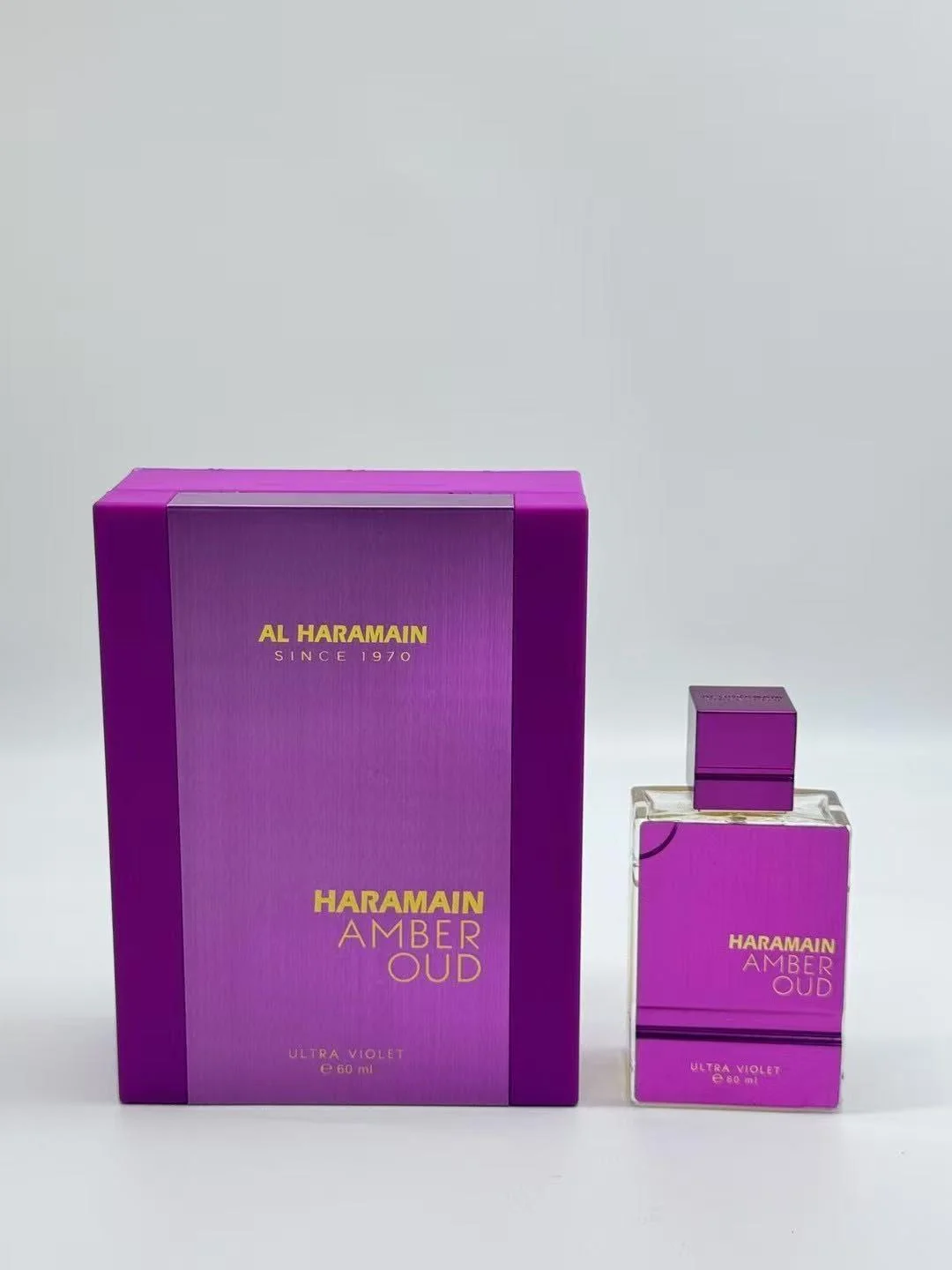 Al Haramain Amber Oud Ultra Violet Women's perfume spray, 2.0 oz., floral wood musk, oak, patchouli and musk
Al Haramain Amber Oud Ultra Violet Women's perfume spray, 2.0 oz., floral wood musk, oak, patchouli and musk