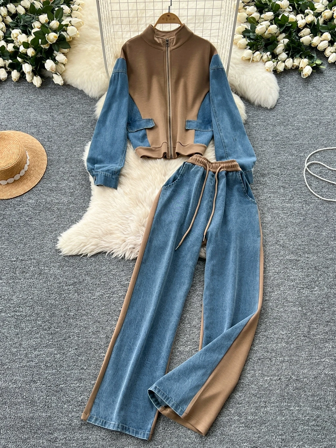 Women Jeans Denim Pant Tracksuit Style Casual Color Splicing Stand-up Collar Zipper Fake Two Tops High Waist Pant
Women Jeans Denim Pant Tracksuit Style Casual Color Splicing Stand-up Collar Zipper Fake Two Tops High Waist Pant