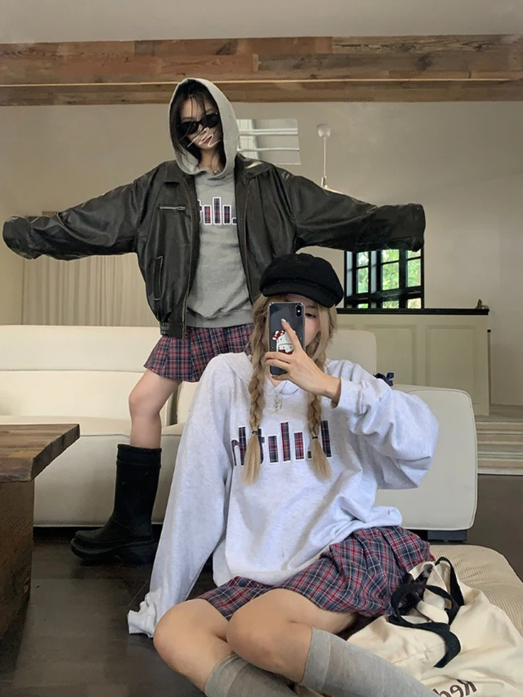 Korean Fashion Retro Two Piece Skirt Sets Patchwork Design Hooded Long Sleeve Hoodies + High Waist A Line Plaid Mini Skirt Sets
Korean Fashion Retro Two Piece Skirt Sets Patchwork Design Hooded Long Sleeve Hoodies + High Waist A Line Plaid Mini Skirt Sets