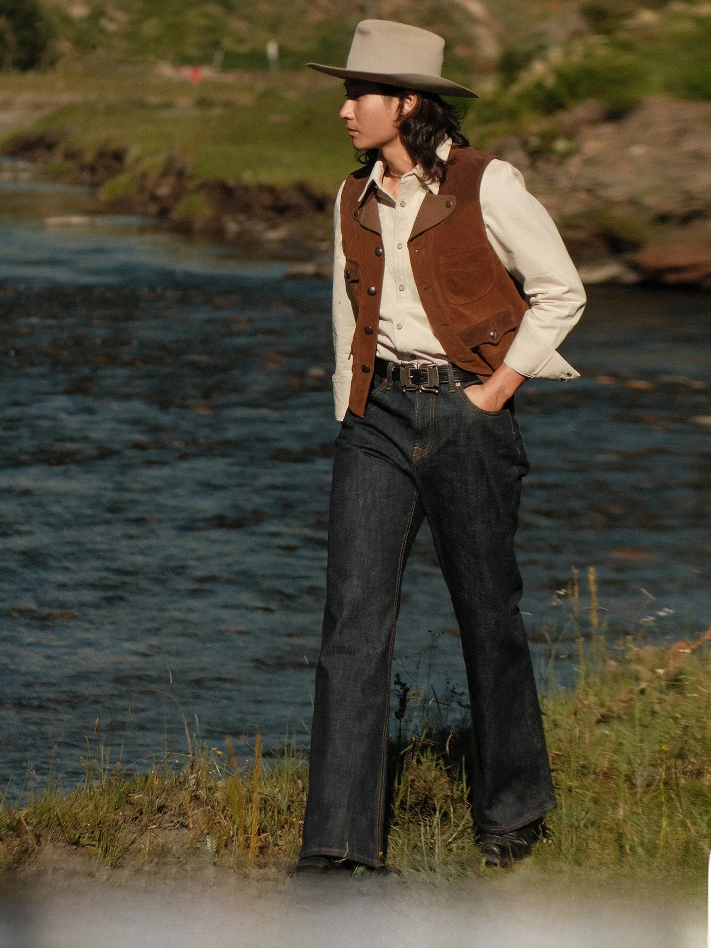 Западная серия, 6 унций, джинсовые узкие расклешенные брюки из сломанного твила индиго, MBBCAR, молодежные хлопковые прямые джинсы с высокой талией
Западная серия, 6 унций, джинсовые узкие расклешенные брюки из сломанного твила индиго, MBBCAR, молодежные хлопковые прямые джинсы с высокой талией