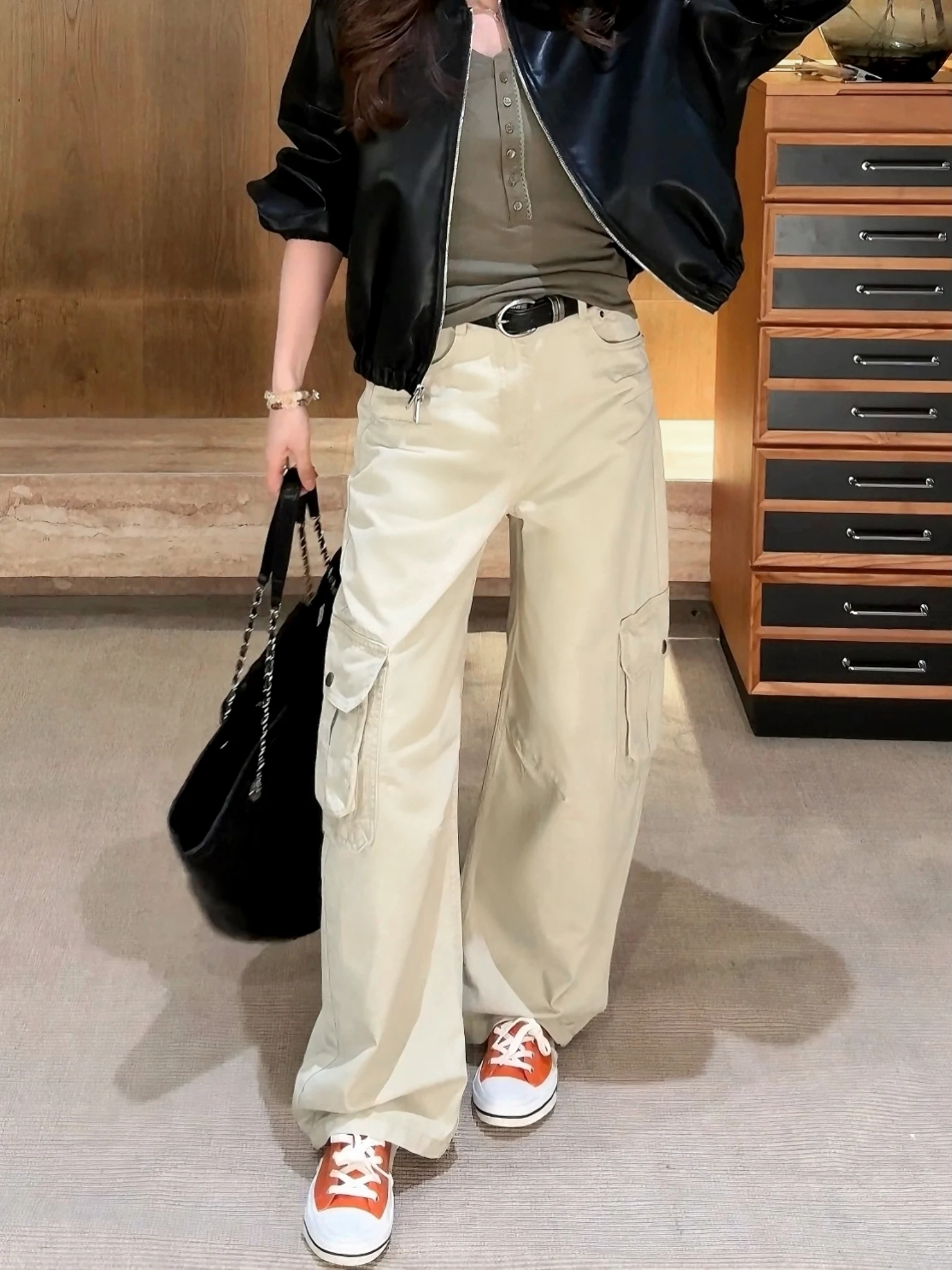 Early Spring New Style Versatile Large Pocket Tailored Work Pants Knife D730 Casual High Waist Zipper Fly Ladies Pants
Early Spring New Style Versatile Large Pocket Tailored Work Pants Knife D730 Casual High Waist Zipper Fly Ladies Pants