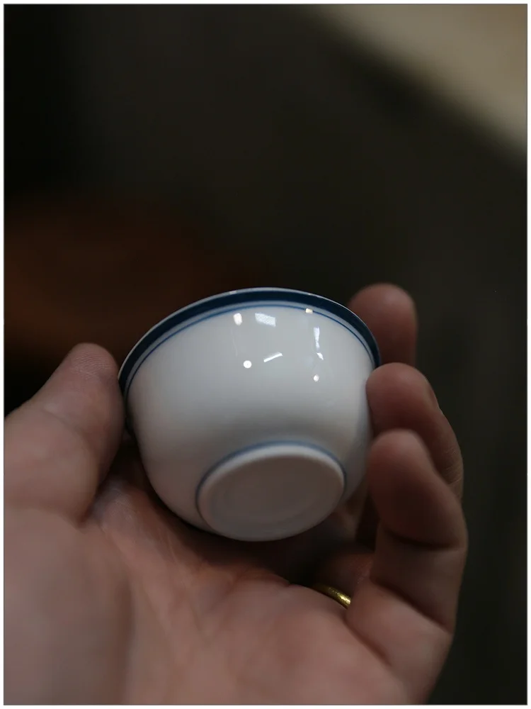 Old Porcelain Double Line Smooth Cup Fengxi White Porcelain High Temperature Gongfu Tea Cup Inverted Small Pieces Chinese S...
Old Porcelain Double Line Smooth Cup Fengxi White Porcelain High Temperature Gongfu Tea Cup Inverted Small Pieces Chinese S...
