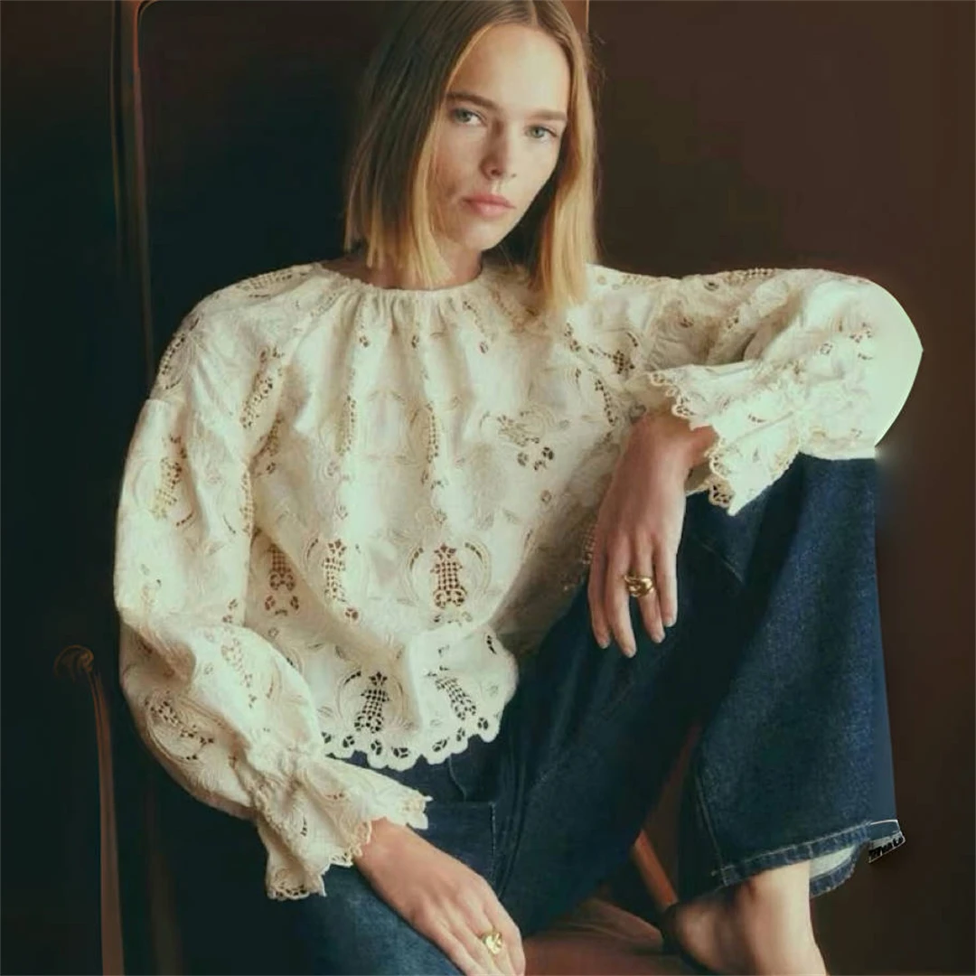 Handmade Paris Seza Embroidered Shirt Hollow out Bell Sleeve Vintage Spring 26 Cotton Breathable Loose Fit Women's Top
Handmade Paris Seza Embroidered Shirt Hollow out Bell Sleeve Vintage Spring 26 Cotton Breathable Loose Fit Women's Top
