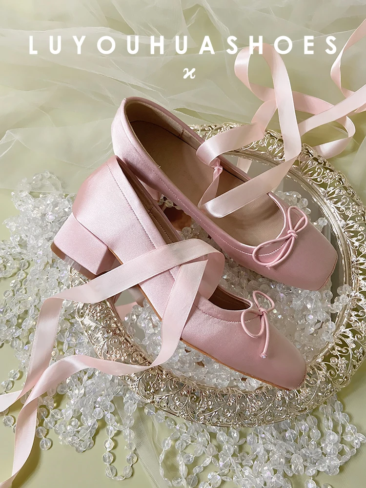 Ballet Flat Women's Shoes Crossed Strap Mary Janes Thick Heel Silk Satin Fairy Style Slip-On Knot Casual Footwear
Ballet Flat Women's Shoes Crossed Strap Mary Janes Thick Heel Silk Satin Fairy Style Slip-On Knot Casual Footwear