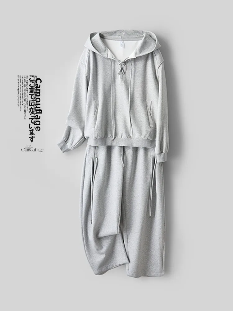 Модный комплект из толстовки и брюк для мужчин: осенне-зимний, новый, с комбинированным дизайном, свободный крой, повседневный стиль, с капюшоном, для отдыха, комплект из двух предметов
Модный комплект из толстовки и брюк для мужчин: осенне-зимний, новый, с комбинированным дизайном, свободный крой, повседневный стиль, с капюшоном, для отдыха, комплект из двух предметов