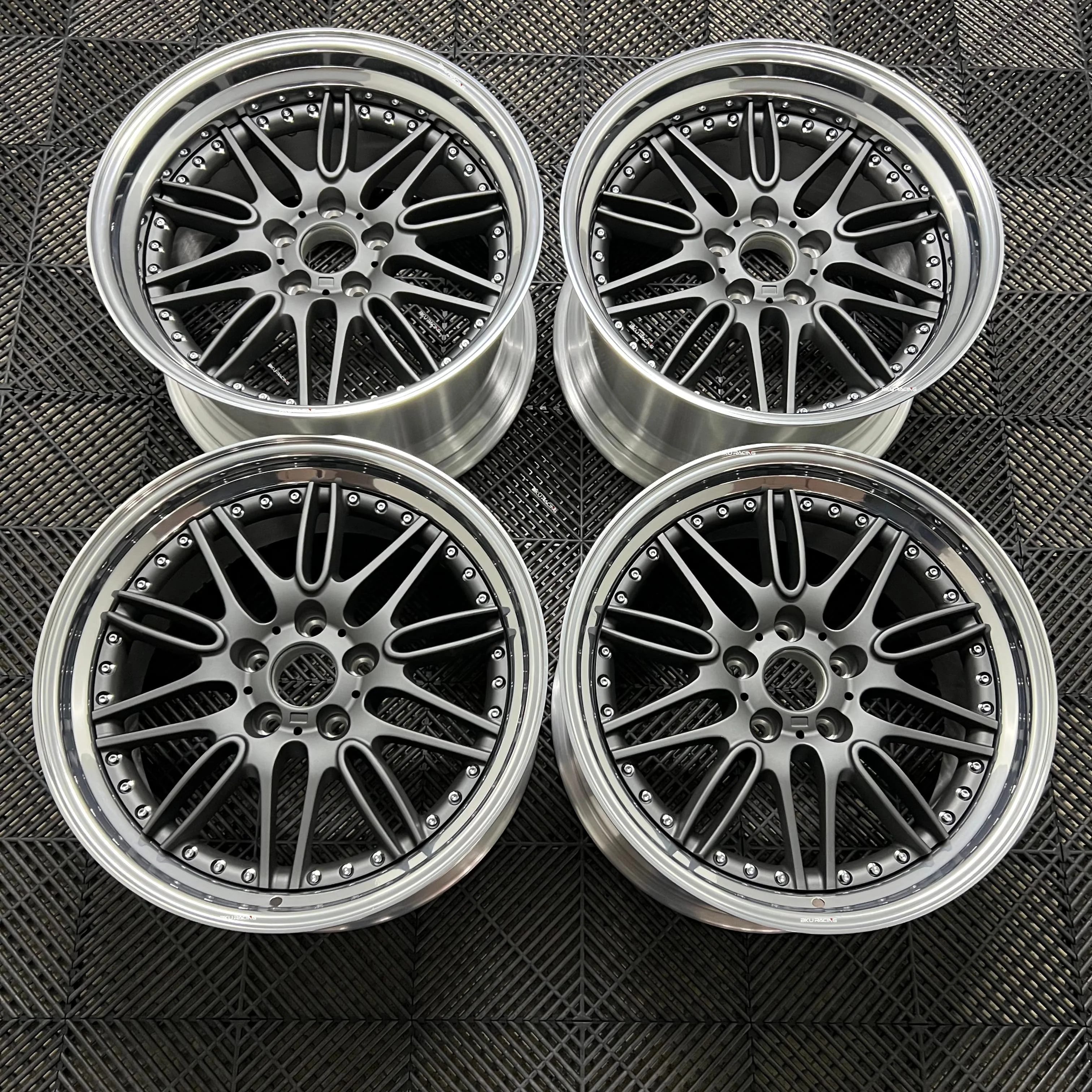 65 Forged 2 Piece 5x120 for BMW E39 E46 E36 E30 E60 E34 E38 E90 E92 F30 F10 Rims 18 19 20 Inch Alloy Classic Car Wheel
65 Forged 2 Piece 5x120 for BMW E39 E46 E36 E30 E60 E34 E38 E90 E92 F30 F10 Rims 18 19 20 Inch Alloy Classic Car Wheel