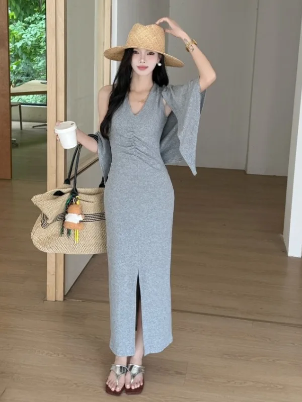 Summer Knitted Dress Set Women's V-neck Waist-cinching Slimming Long Skirt Split Outer Shawl Two-piece Set Fashionable Commut...
Summer Knitted Dress Set Women's V-neck Waist-cinching Slimming Long Skirt Split Outer Shawl Two-piece Set Fashionable Commut...