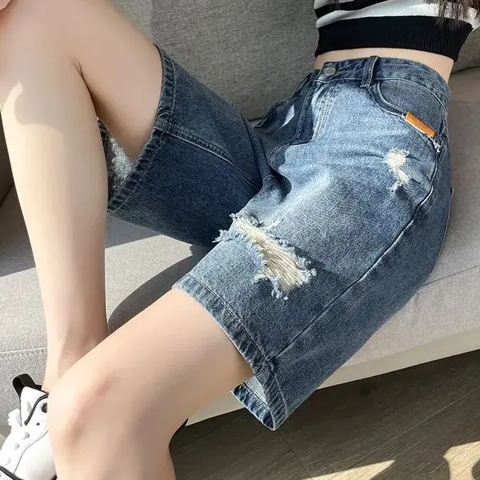 Ripped Denim Shorts for Women in Five-point Summer Thin High Waist A-line Loose Slim Small Retro Wide-leg Mid-length Pants
Ripped Denim Shorts for Women in Five-point Summer Thin High Waist A-line Loose Slim Small Retro Wide-leg Mid-length Pants