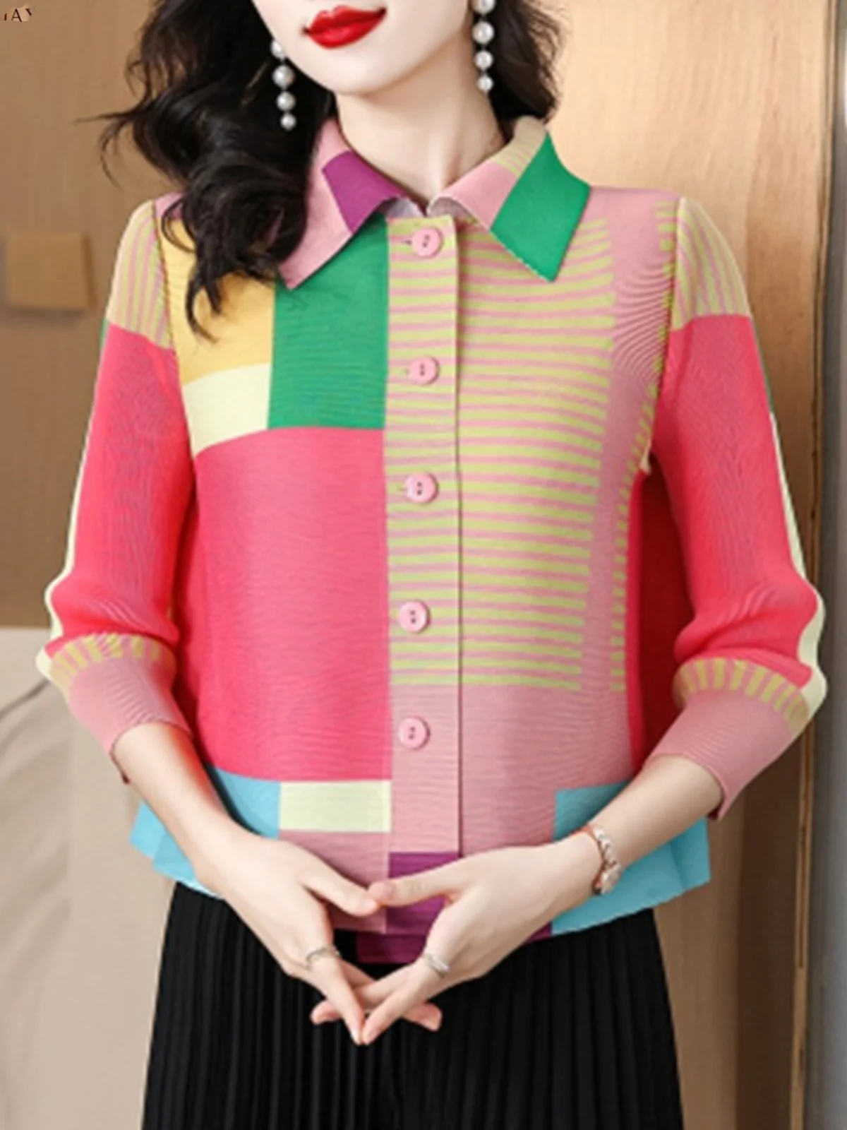 Женский свободный кардиган на весну-осень, новинка, в гонконгском стиле, повседневный, с отложным воротником, на пуговицах, из полиэфирного волокна
Женский свободный кардиган на весну-осень, новинка, в гонконгском стиле, повседневный, с отложным воротником, на пуговицах, из полиэфирного волокна