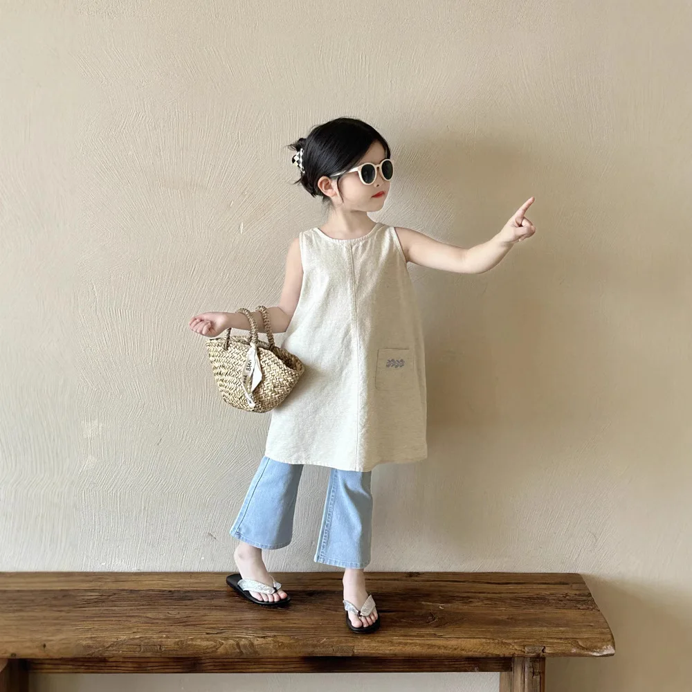 Girls Dress 2025 New Korean Solid Color Vest Skirt Girl Baby Korean Version Suspender Leaking Back Sleeveless Skirt
Girls Dress 2025 New Korean Solid Color Vest Skirt Girl Baby Korean Version Suspender Leaking Back Sleeveless Skirt