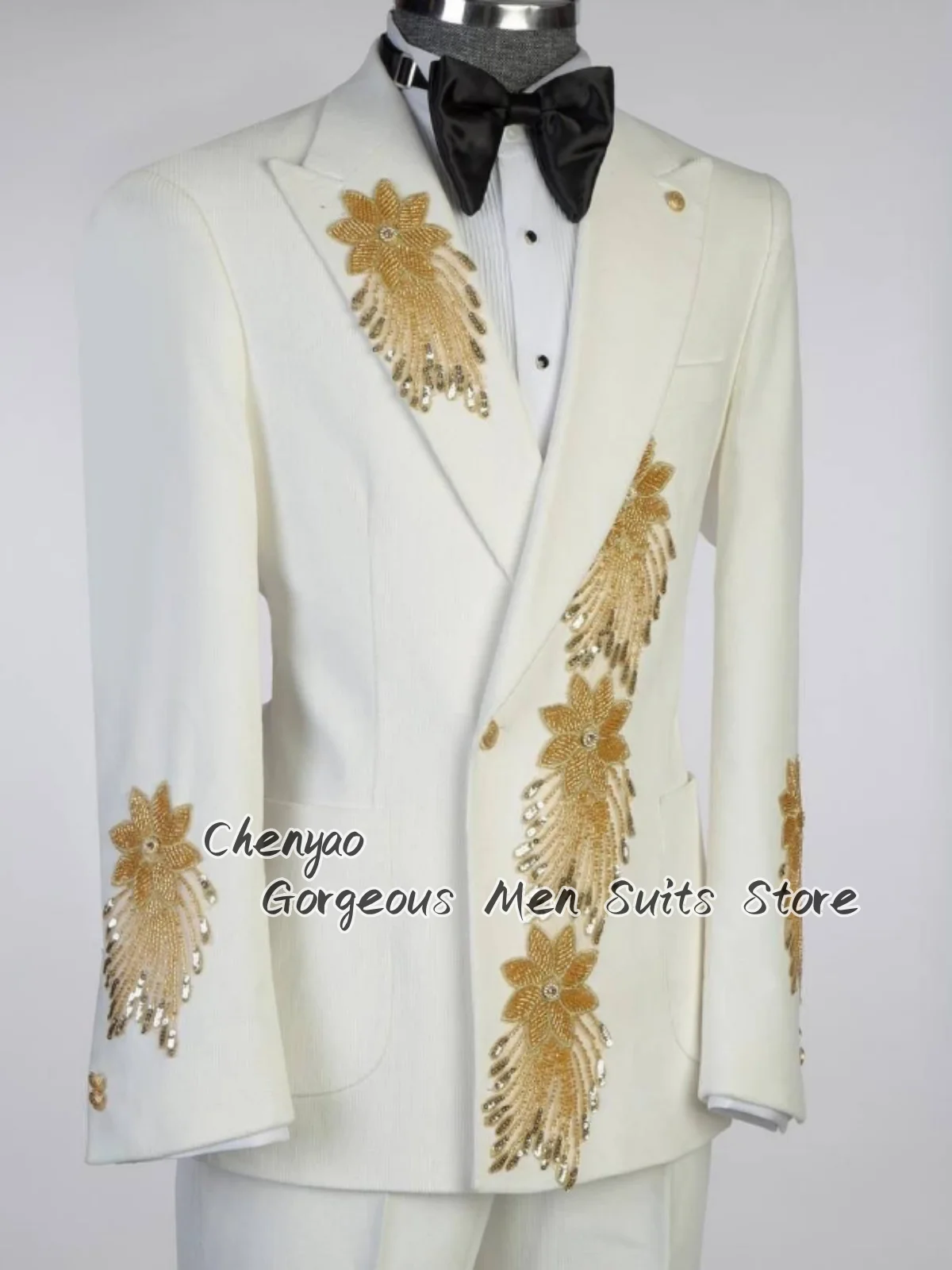 Fashion Beaded Slim Men Suits Customized Groom Wedding Party Tuxedos 2 Piece Sets Male Blazers Elegant trajes para hombre
Fashion Beaded Slim Men Suits Customized Groom Wedding Party Tuxedos 2 Piece Sets Male Blazers Elegant trajes para hombre