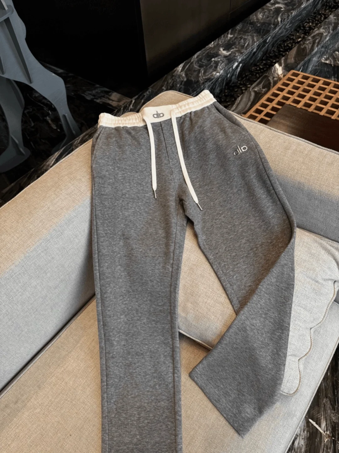 Свободный мужской дэт с воротником-стойкой в стиле ретро, весенне-осенний американский тройной кожаный бейсбольный костюм, пальто
Свободный мужской дэт с воротником-стойкой в стиле ретро, весенне-осенний американский тройной кожаный бейсбольный костюм, пальто