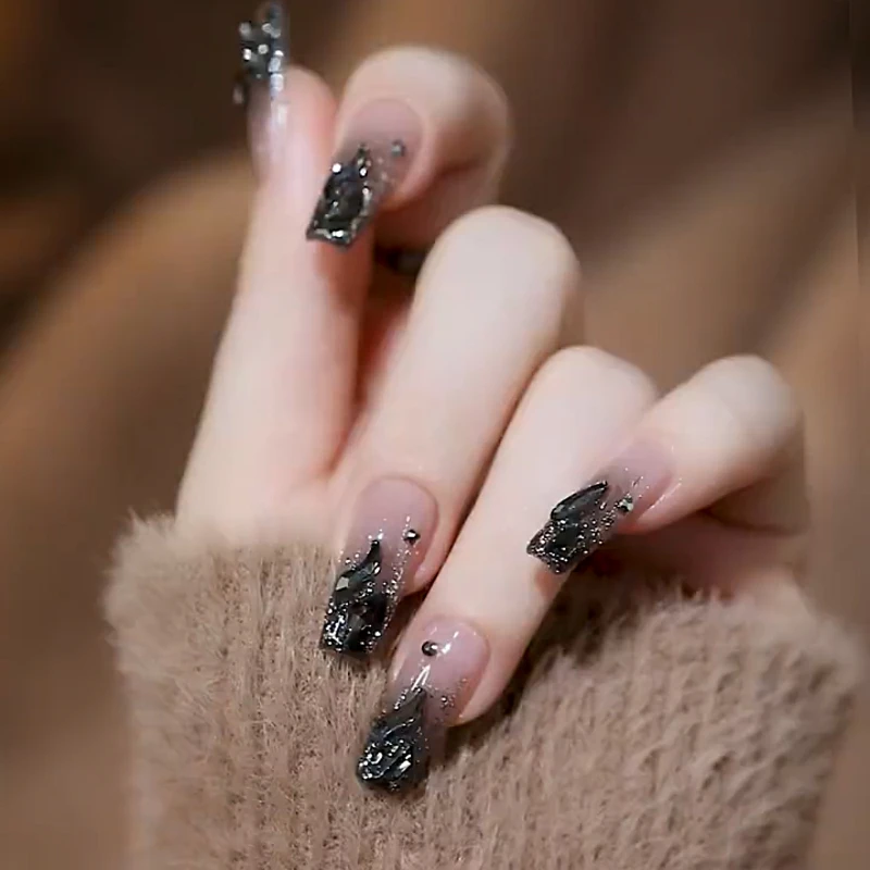 *Sister Tug Queen Water Light Broken Diamond Black Spring and Summer Nail Art White Versatile Handmade Nail Wear
*Sister Tug Queen Water Light Broken Diamond Black Spring and Summer Nail Art White Versatile Handmade Nail Wear