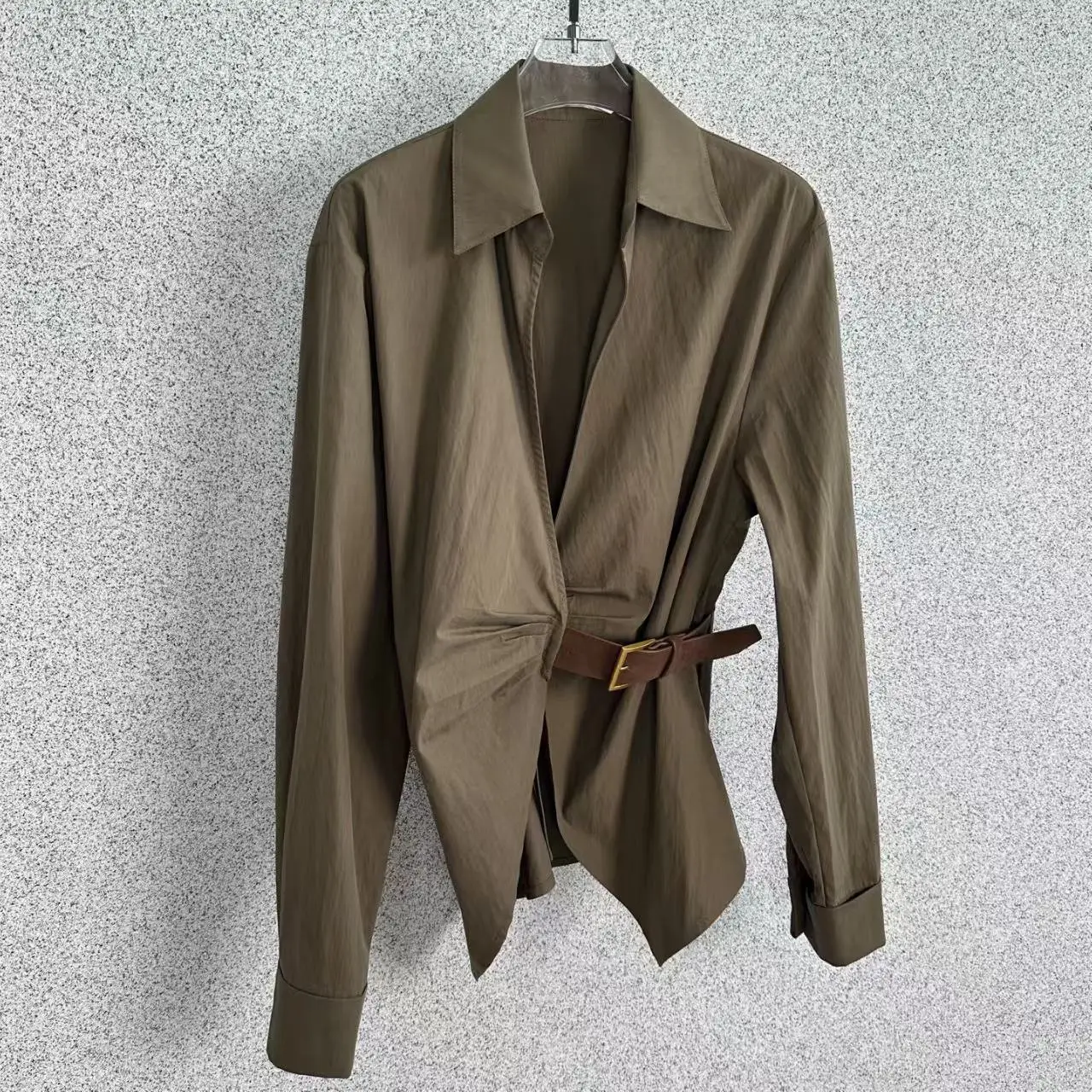 High quality new women's lapel long sleeved shirt irregular casual versatile top
High quality new women's lapel long sleeved shirt irregular casual versatile top