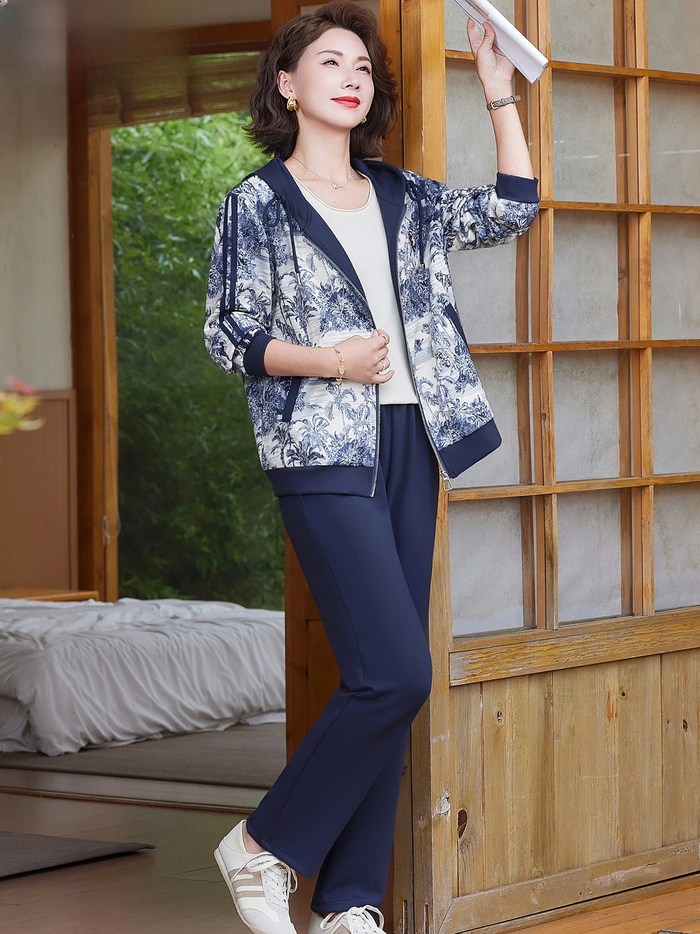 Casual Sportswear Set for Middle-Aged Women Autumn Faionable Hoodie Spring Summer Top Long Pants Polyester Blend Zipper Clo...
Casual Sportswear Set for Middle-Aged Women Autumn Faionable Hoodie Spring Summer Top Long Pants Polyester Blend Zipper Clo...