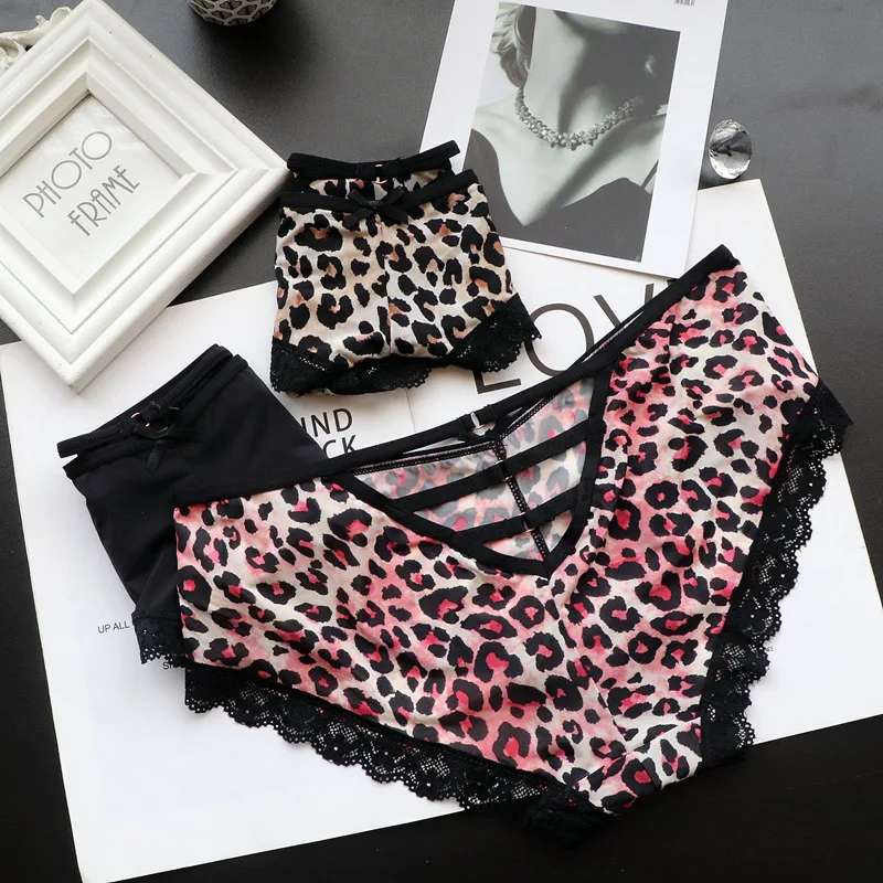 Seamless Leopard Print Ice Silk Ladies Panties Low Waist Underwear Comfortable Nylon Fabric Hip Enhancing Lingerie
Seamless Leopard Print Ice Silk Ladies Panties Low Waist Underwear Comfortable Nylon Fabric Hip Enhancing Lingerie