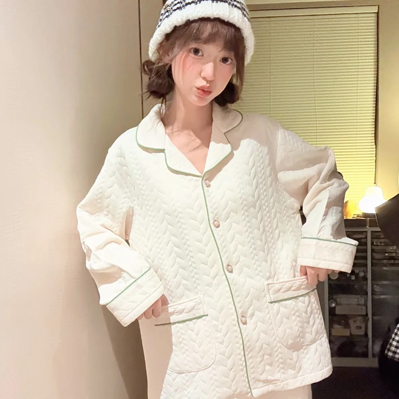 Мягкие пижамные комплекты для женщин из полиэстеровой смеси с серебристыми звездами, на молнии спереди, полноразмерные, прочные, для сестер, рождественская пижама, праздничная, практичная
Мягкие пижамные комплекты для женщин из полиэстеровой смеси с серебристыми звездами, на молнии спереди, полноразмерные, прочные, для сестер, рождественская пижама, праздничная, практичная