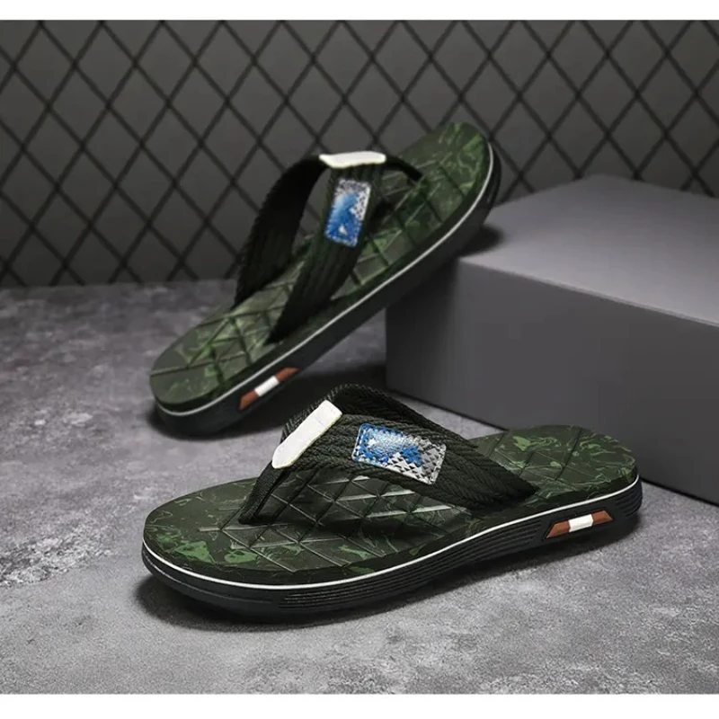 Men's outdoor flip flops 2026 new summer beach anti slip and odorless foot slippers
Men's outdoor flip flops 2026 new summer beach anti slip and odorless foot slippers