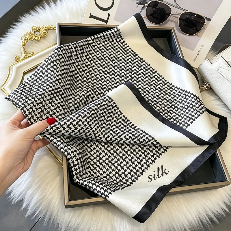 New Black Thousand Bird Grid Classic Small Square Scarf Temperament Foreign High-end Tied Hair Versatile 70 Square Scarf Scarf
New Black Thousand Bird Grid Classic Small Square Scarf Temperament Foreign High-end Tied Hair Versatile 70 Square Scarf Scarf