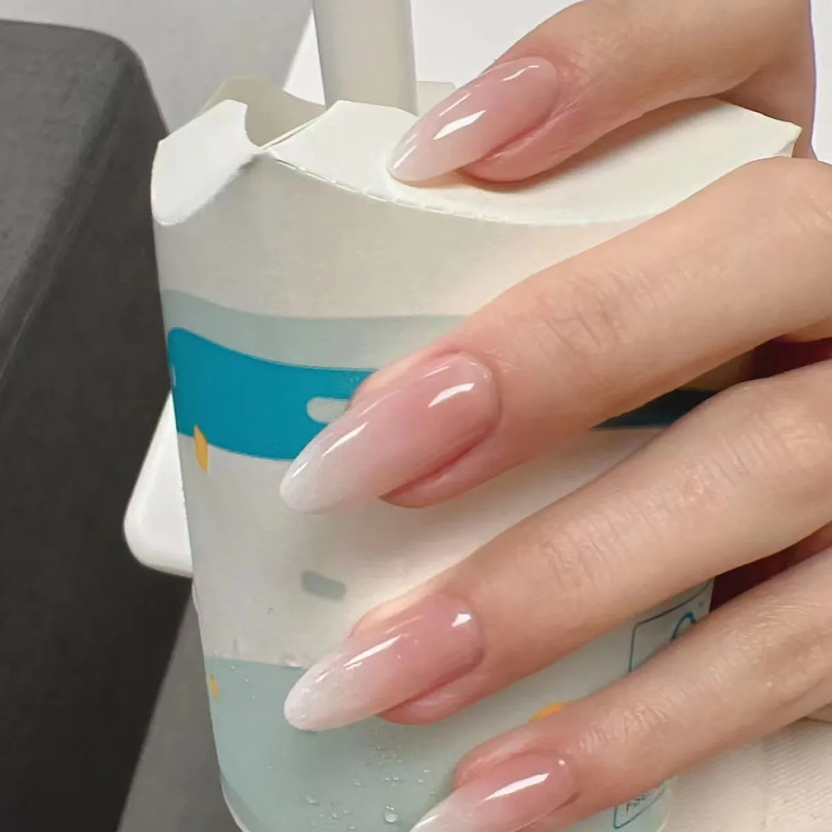 24pcs Almond Press on Nails Nude Pink Fake Nails Press on Solid Color False Nails Minimalist Gradient Chrome Artificial Nail Art
24pcs Almond Press on Nails Nude Pink Fake Nails Press on Solid Color False Nails Minimalist Gradient Chrome Artificial Nail Art