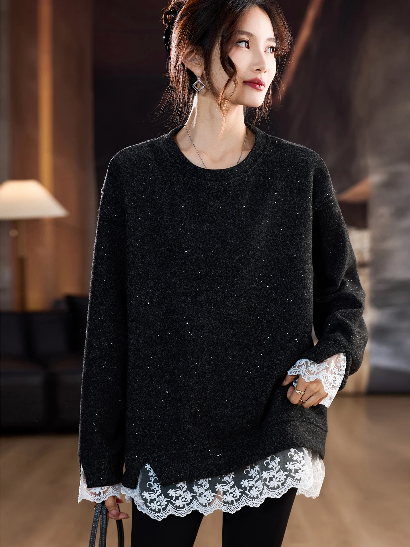 Thiened Fce Splicing Sweatirt Women's Winter New Sle Silver Sprinkling Outerwear Large Size European Faion Ladies'...
Thiened Fce Splicing Sweatirt Women's Winter New Sle Silver Sprinkling Outerwear Large Size European Faion Ladies'...
