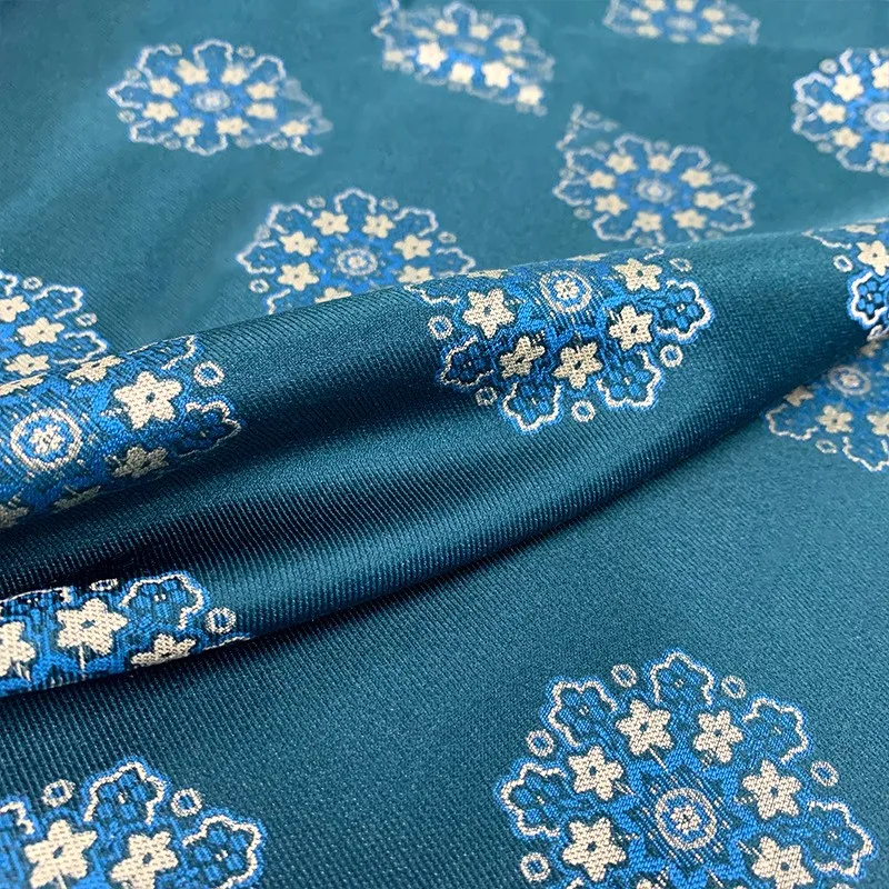 The fabric of new brocade silk cheongsam Hanfu and Chinese-style clothing is all wide-width handcrafted Suzhou cloth
The fabric of new brocade silk cheongsam Hanfu and Chinese-style clothing is all wide-width handcrafted Suzhou cloth