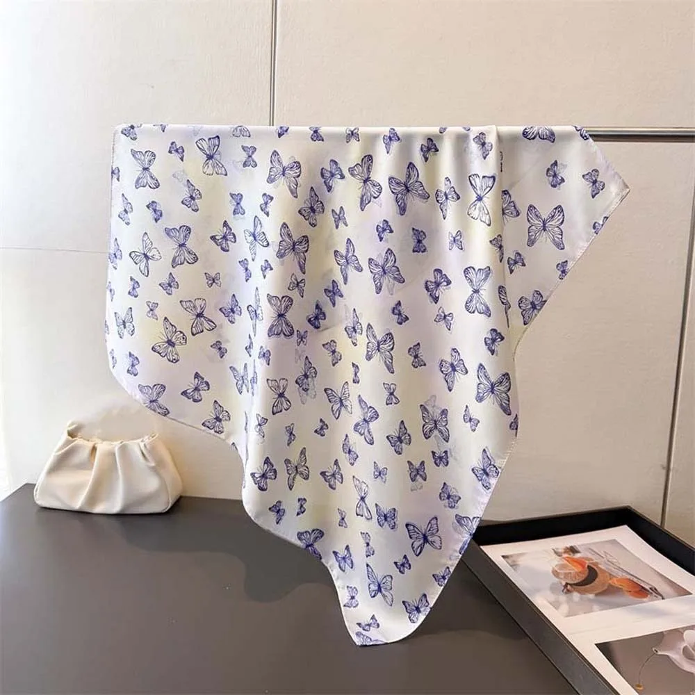 Breathable Small Square Scarf Lightweight Sunscreen Butterfly Patterned Headscarf Hair Band Headband Printed Silk Scarf
Breathable Small Square Scarf Lightweight Sunscreen Butterfly Patterned Headscarf Hair Band Headband Printed Silk Scarf