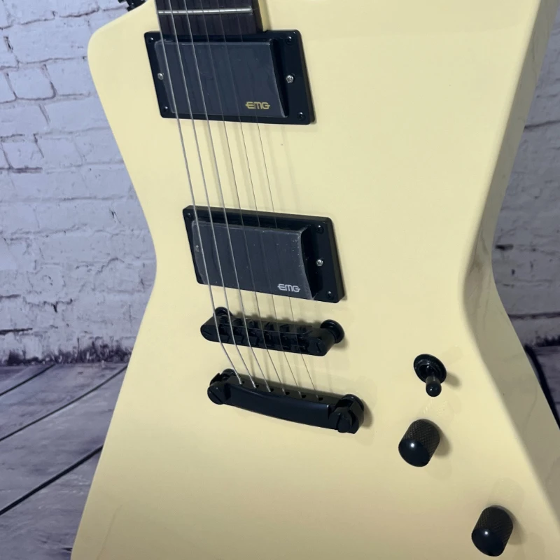 40 Inch Cream White E Electric Guitar 22 Tone Skull Inlay Fixed Bridge Rock Music Free Shipping
40 Inch Cream White E Electric Guitar 22 Tone Skull Inlay Fixed Bridge Rock Music Free Shipping