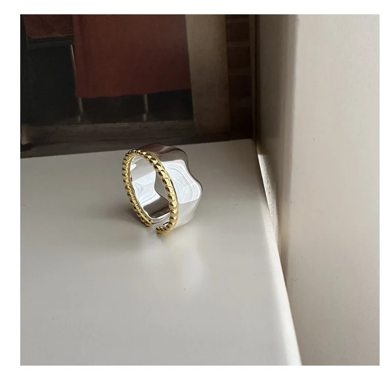 18K Real Gold Plated 925 Sterling Silver 2 Tones Chunky Wave Lace Ring Fashion Fine Jewelry Female Luxury Designer Accessories
18K Real Gold Plated 925 Sterling Silver 2 Tones Chunky Wave Lace Ring Fashion Fine Jewelry Female Luxury Designer Accessories