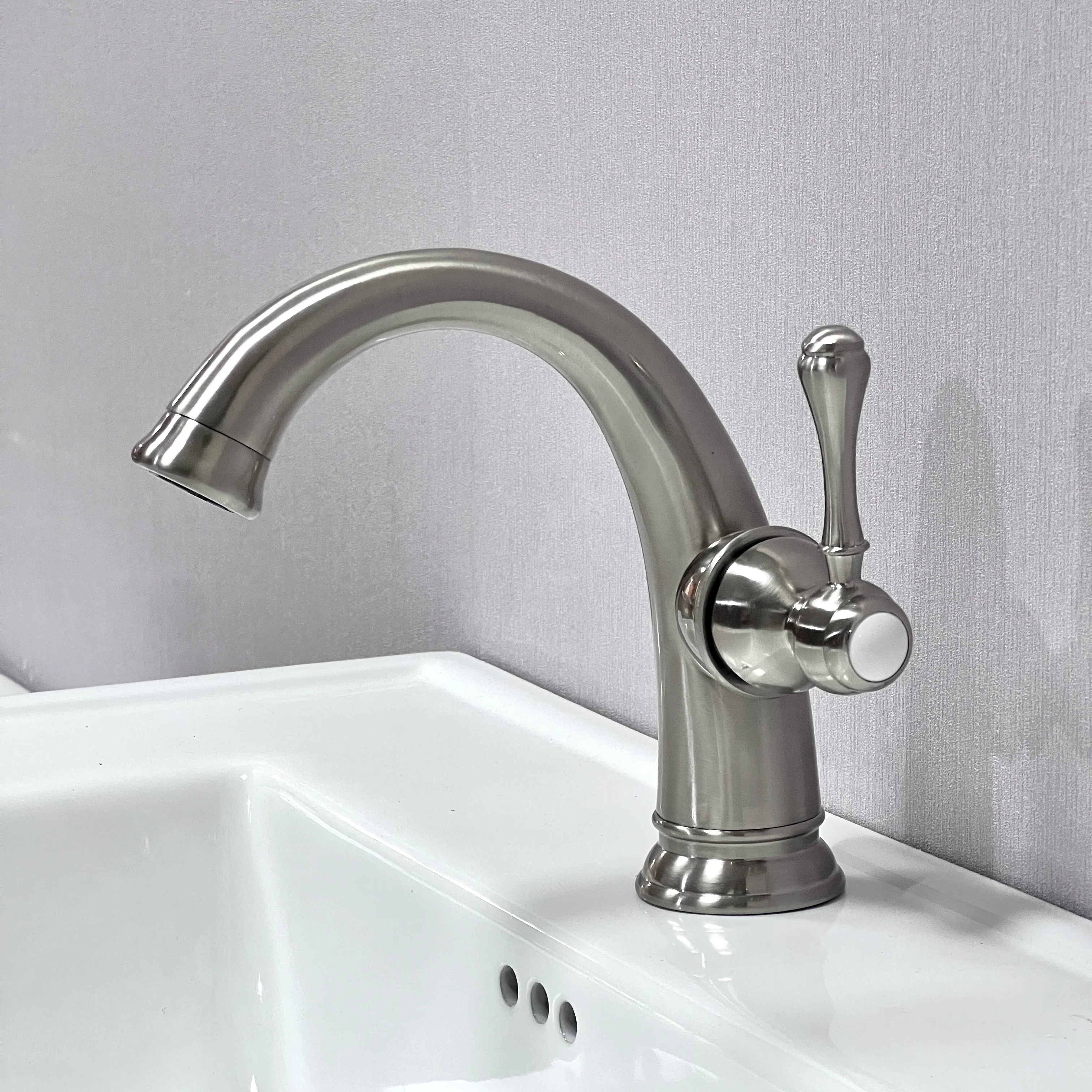 Retro faucet real quality dolphin-shaped copper faucet bathroom hot and cold faucet
Retro faucet real quality dolphin-shaped copper faucet bathroom hot and cold faucet