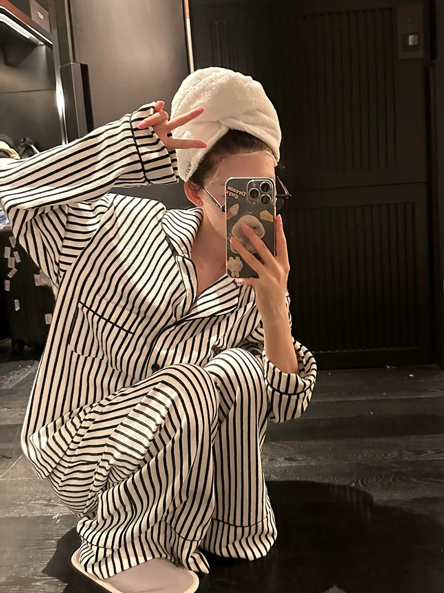 Striped Spwear Women's Spring Autumn New Long Sve Wide Leg Pants Lazy Sle Loose Home Clothes Set Luxury Printed Comfo...
Striped Spwear Women's Spring Autumn New Long Sve Wide Leg Pants Lazy Sle Loose Home Clothes Set Luxury Printed Comfo...