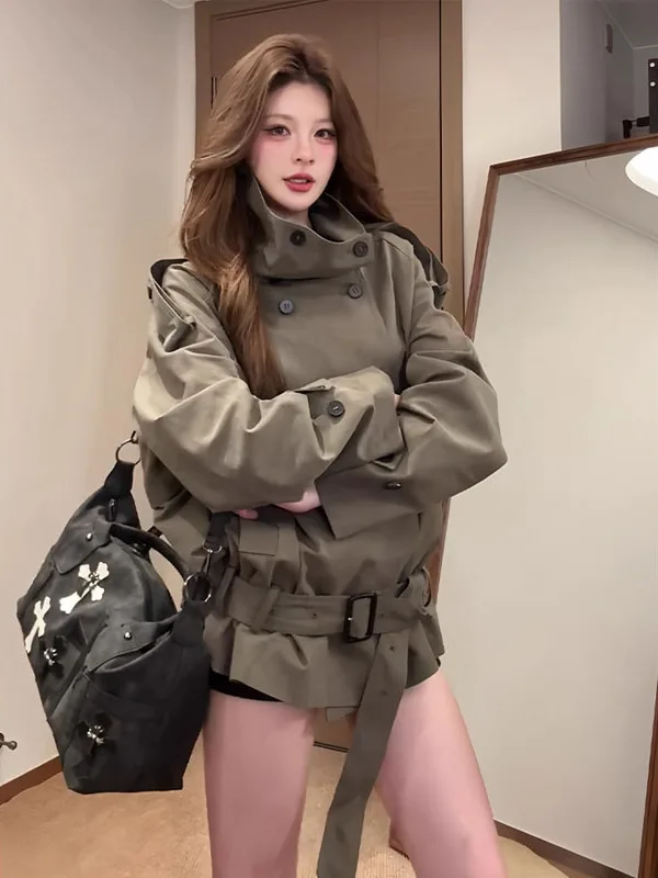 American Retro Green Stand Collar Double Button Women's Coat Loose Casual Long Sleeve Polyester Fiber Outerwear for Early Autumn
American Retro Green Stand Collar Double Button Women's Coat Loose Casual Long Sleeve Polyester Fiber Outerwear for Early Autumn