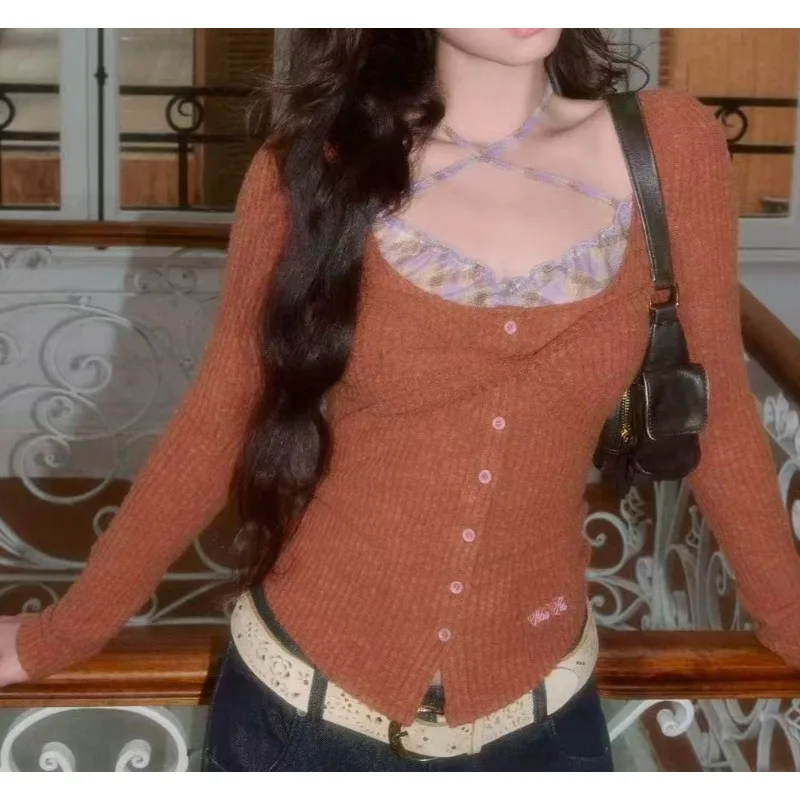 Spice Girl Design Single-breasted Long Sleeve T-Shirt Women's 2025 Winter New Contrasting Fake Two-piece Kink Neck T-Shirt Women
Spice Girl Design Single-breasted Long Sleeve T-Shirt Women's 2025 Winter New Contrasting Fake Two-piece Kink Neck T-Shirt Women