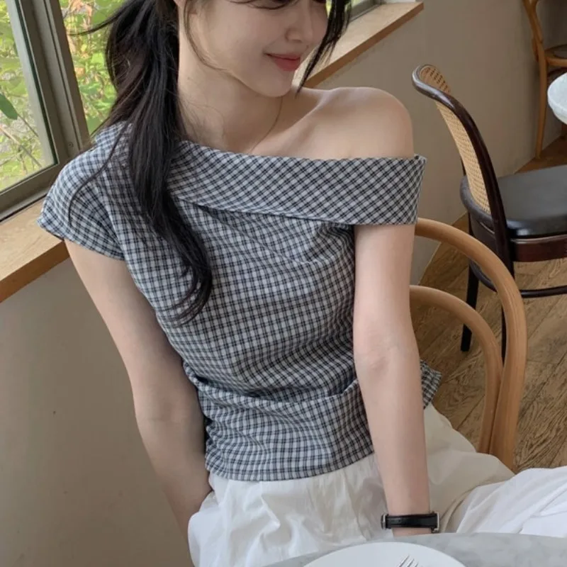 Chic Summer Sweet Girl Fashionable Design Pleated Asymmetrical Collar Shoulder Bared Short Plaid Shirt Women Korean Style Sli...
Chic Summer Sweet Girl Fashionable Design Pleated Asymmetrical Collar Shoulder Bared Short Plaid Shirt Women Korean Style Sli...
