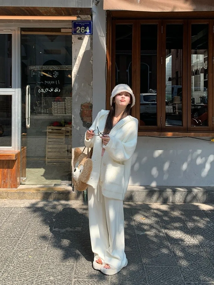 Chen Dauyu White Mink Velvet Hooded Open Cardigan Women's Autumn Winter Lazy Sle Loose Thi Soft Knitted Outerwear
Chen Dauyu White Mink Velvet Hooded Open Cardigan Women's Autumn Winter Lazy Sle Loose Thi Soft Knitted Outerwear