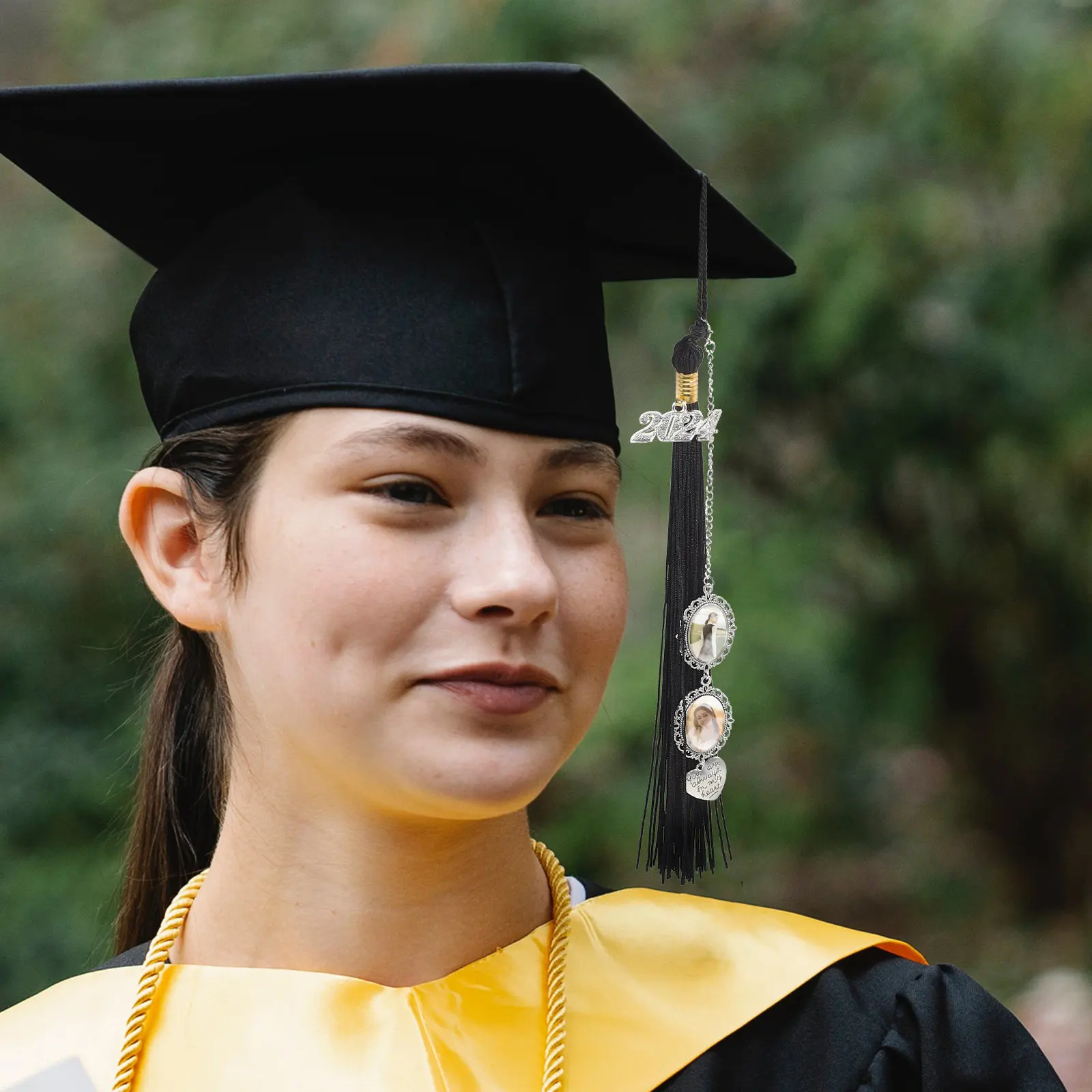 2024 Graduation Cap Tassel Memorial Photo Charm Pendant Graduation Party Decor Graduate Memorial Photo Pendant
2024 Graduation Cap Tassel Memorial Photo Charm Pendant Graduation Party Decor Graduate Memorial Photo Pendant