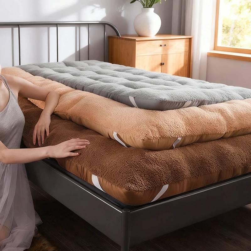Hot Sale Autumn Winter Soft Fluffy Mattress Pad Solid Color Breathable Thickened Foldable Tatami Mat for Home Student Dormitory
Hot Sale Autumn Winter Soft Fluffy Mattress Pad Solid Color Breathable Thickened Foldable Tatami Mat for Home Student Dormitory