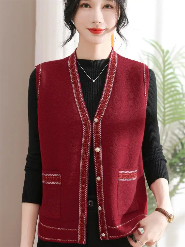 V-Ne Knitted Wool Sweater Vest Faionable Mommy Autumn Winter andmother Cardigan Women's Loose Fit Button Sle Knitwear
V-Ne Knitted Wool Sweater Vest Faionable Mommy Autumn Winter andmother Cardigan Women's Loose Fit Button Sle Knitwear