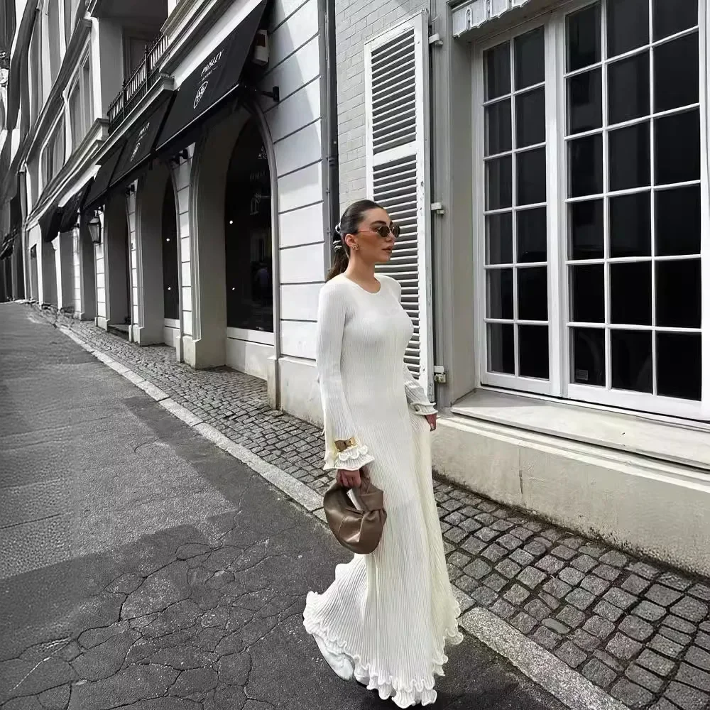 Fashion Loose Ruffles Knitted Dress Women Elegant O Neck Long Trumpet Sleeve Maxi Dresses Spring Summer Female High Streetwear
Fashion Loose Ruffles Knitted Dress Women Elegant O Neck Long Trumpet Sleeve Maxi Dresses Spring Summer Female High Streetwear