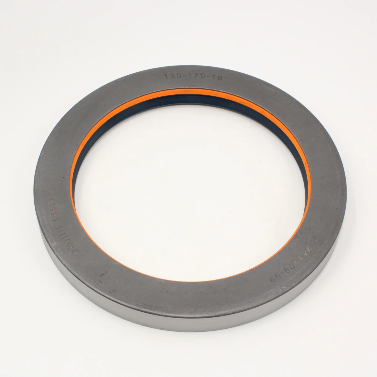 130*170*16mm COMBI Differential Oil Seal AU+NBR For 12001920B,5112286,5126464
130*170*16mm COMBI Differential Oil Seal AU+NBR For 12001920B,5112286,5126464