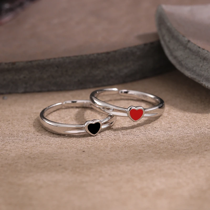 2025 New 925 Sterling Silver Heart Couple Ring Creative Simple Red and Black Enamel Heart Open Ring
2025 New 925 Sterling Silver Heart Couple Ring Creative Simple Red and Black Enamel Heart Open Ring