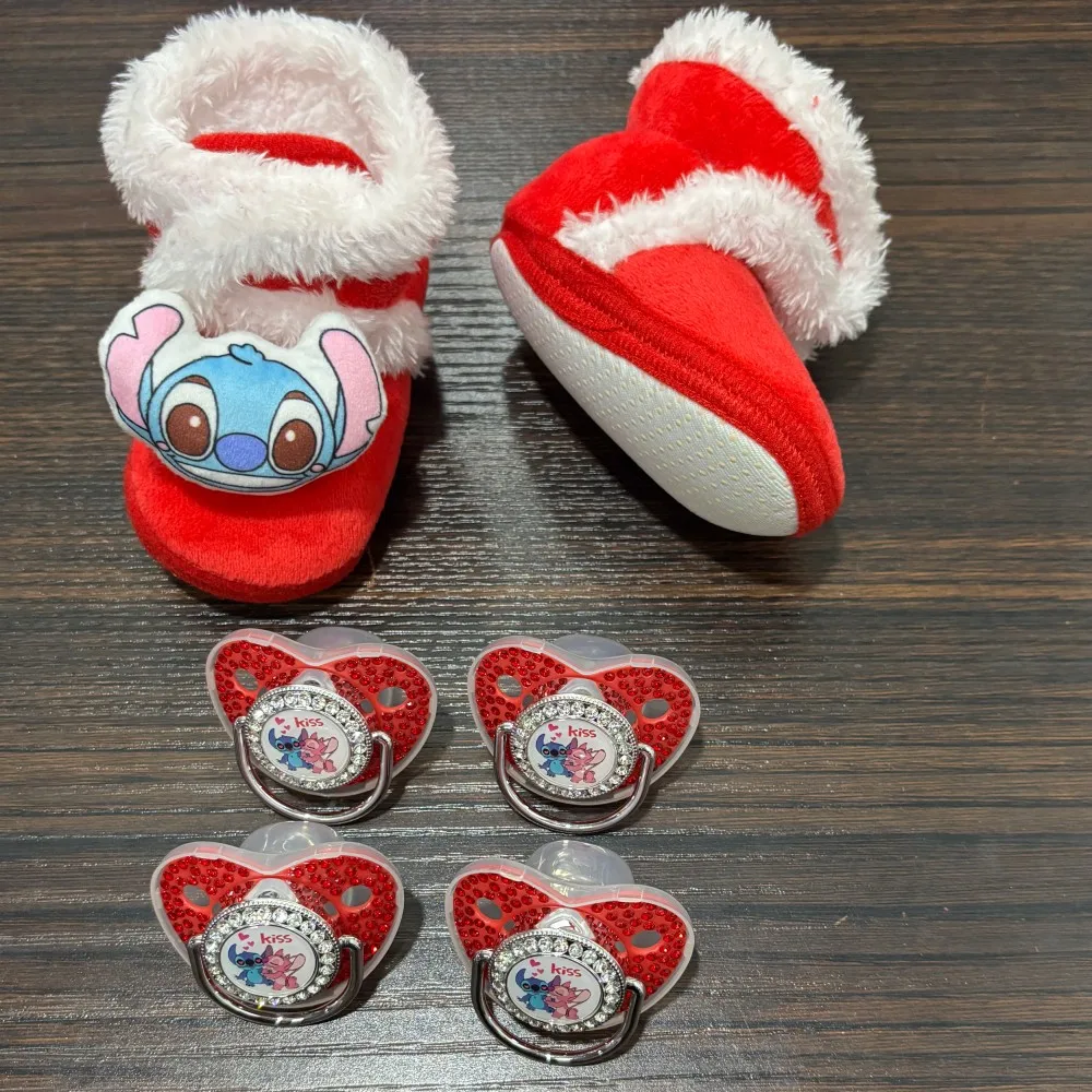 Winter new-style girl doll shoes Anime princess shoes Red New Year Christmas Shoe styl Warm shoes Newborn cute baby pacifier
Winter new-style girl doll shoes Anime princess shoes Red New Year Christmas Shoe styl Warm shoes Newborn cute baby pacifier