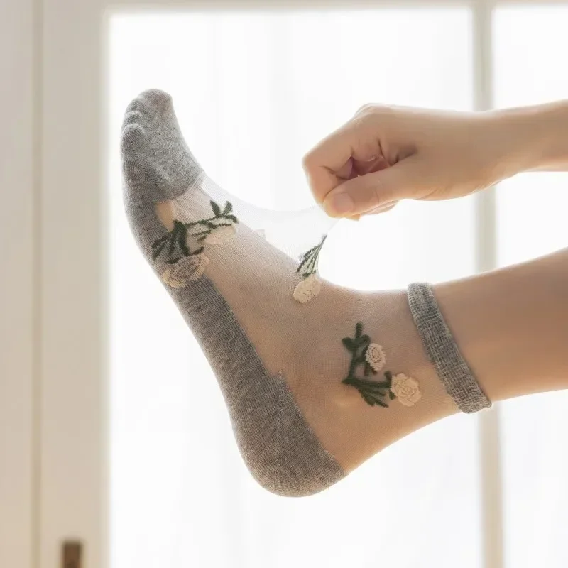 Ultra-thin Breathable Crystal Silk Socks Harajuku Flower Transparent Lace Sock for Women Summer Embroidery Cute Sock See Through
Ultra-thin Breathable Crystal Silk Socks Harajuku Flower Transparent Lace Sock for Women Summer Embroidery Cute Sock See Through