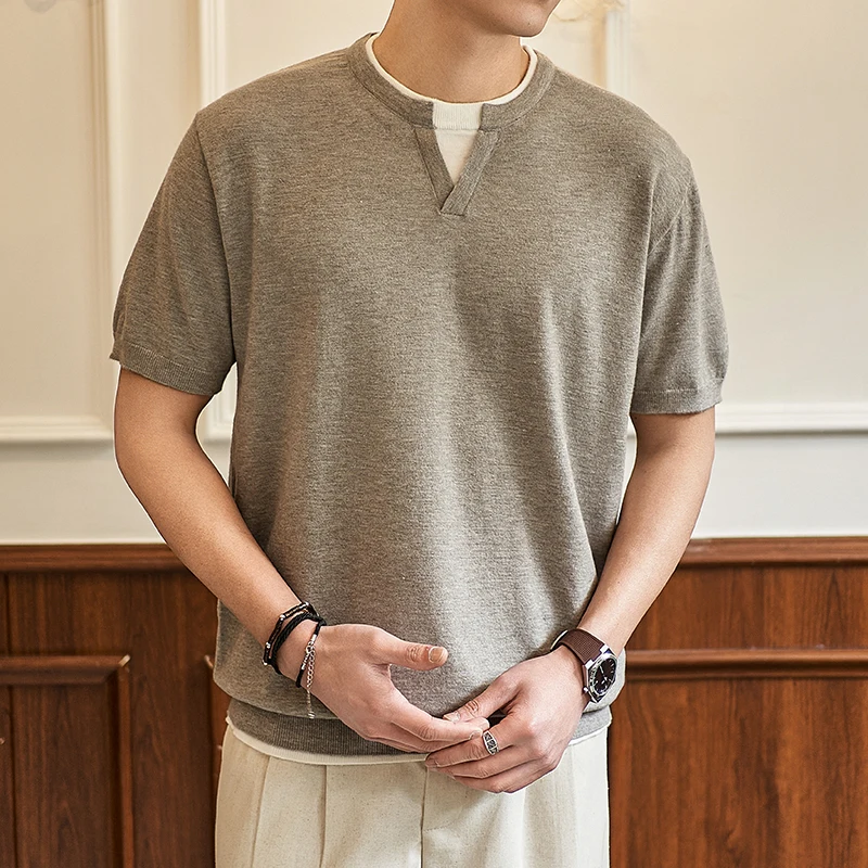 Fake Two-piece Splicing Color Contrasting V-neck Knitted Short Sleeved Men's Summer Commuting Outfit, High-end Casual T-shirt
Fake Two-piece Splicing Color Contrasting V-neck Knitted Short Sleeved Men's Summer Commuting Outfit, High-end Casual T-shirt