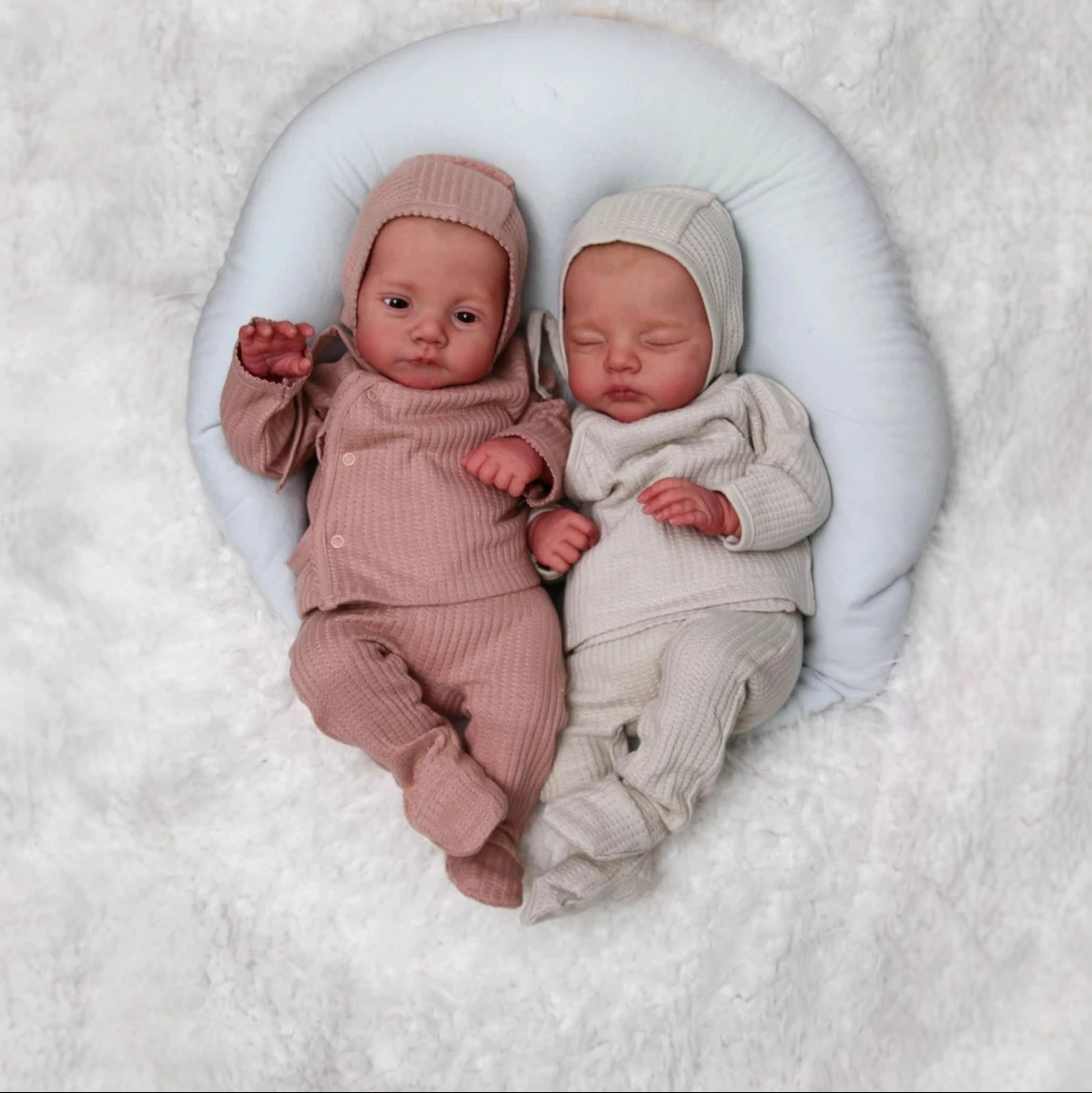 18" Lovely Reborn Doll Twins Lily and Irys: Newborn-Like! Soft Vinyl Skin, Veins Clear. Kids' Plaything & Sweet Companion.
18" Lovely Reborn Doll Twins Lily and Irys: Newborn-Like! Soft Vinyl Skin, Veins Clear. Kids' Plaything & Sweet Companion.