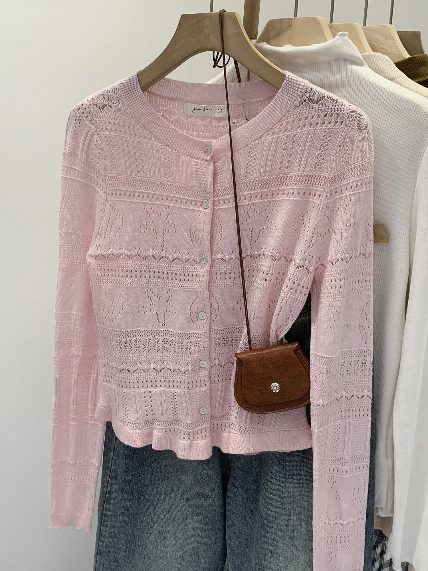 Elegant Pink Hollow out Long Sleeve Knitted Cardigan Women's Summer New Style Beautiful Outerwear Top Korean Style Slim Fit
Elegant Pink Hollow out Long Sleeve Knitted Cardigan Women's Summer New Style Beautiful Outerwear Top Korean Style Slim Fit